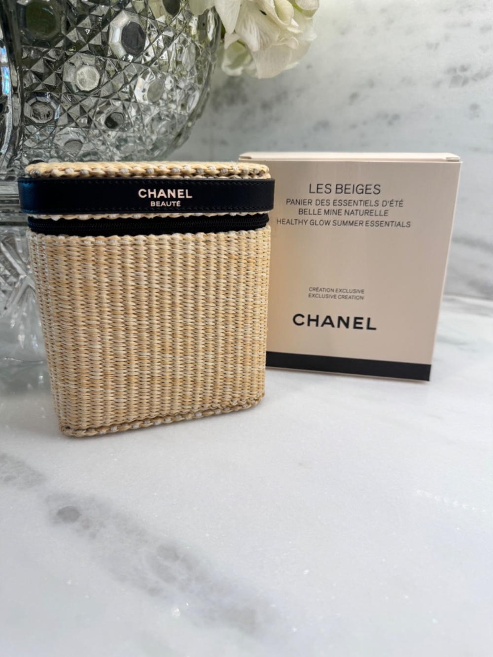 CHANEL Les Beiges Rafia Makeup Bag with Black Trim (Bag Only)
